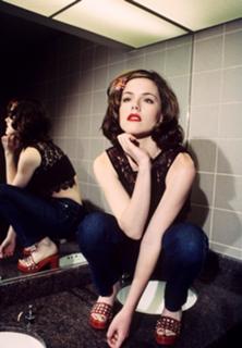 Kathleen Robertson (I)