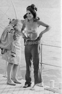 Suzanna Leigh