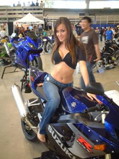 Crystal Lowe (I)