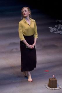 Claire Skinner (I)