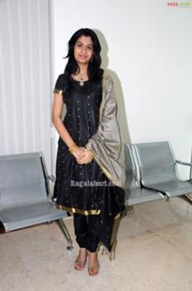 Shreya Dhanwanthary