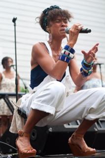 Amel Larrieux