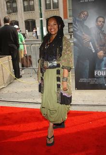 Tina Andrews