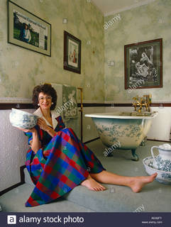 Maureen Lipman