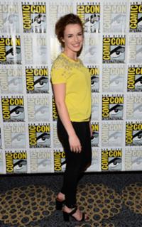 Elizabeth Henstridge