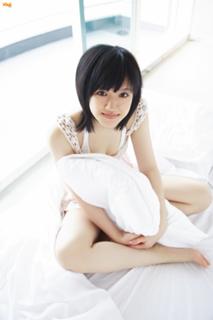 Moe Miura (II)
